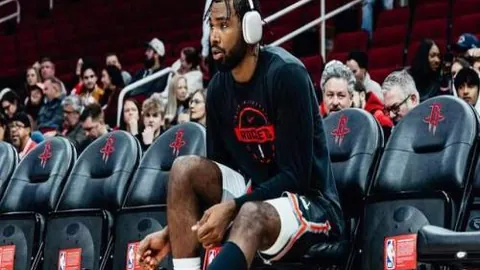 蒯纪闻远力射横梁，国足名将风采独树一帜